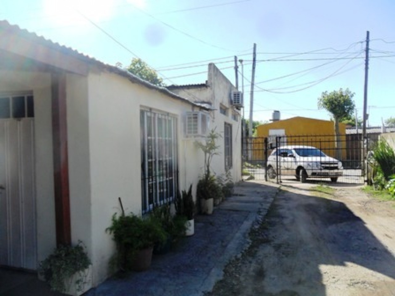 Casa al frente en PH en San Miguel