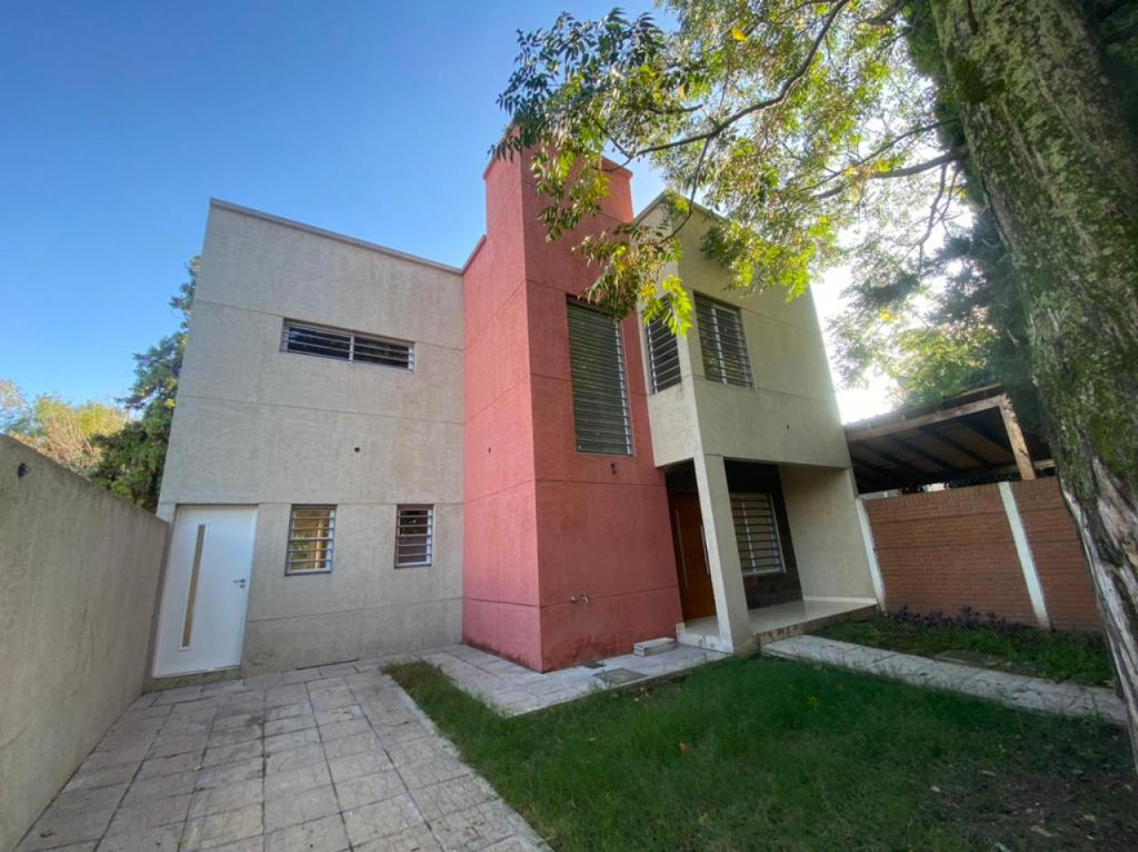 Casa nueva en 2 plantas en Muñiz
